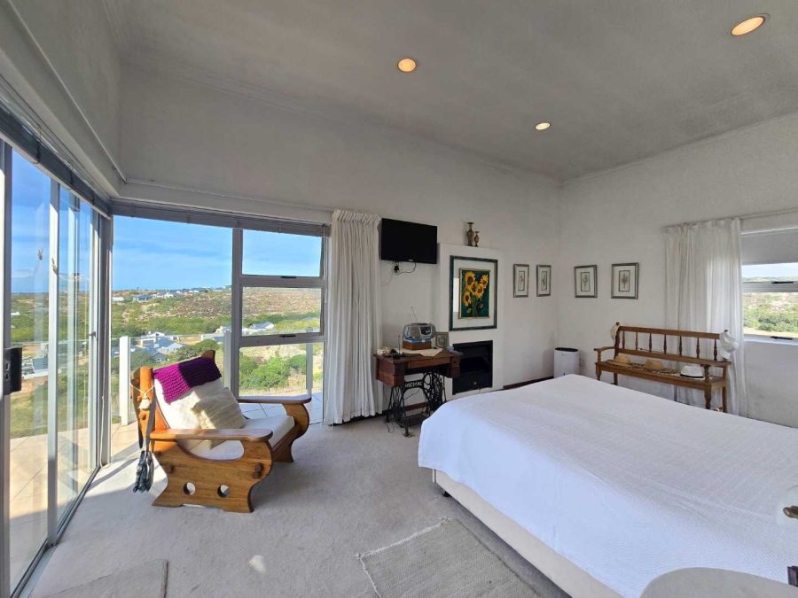 5 Bedroom Property for Sale in Stilbaai Wes Western Cape